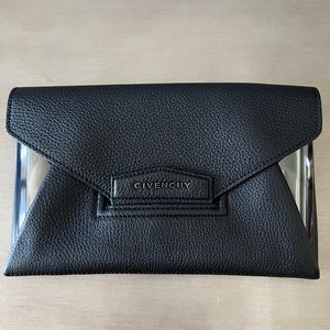 Leather Antigona Envelope Clutch